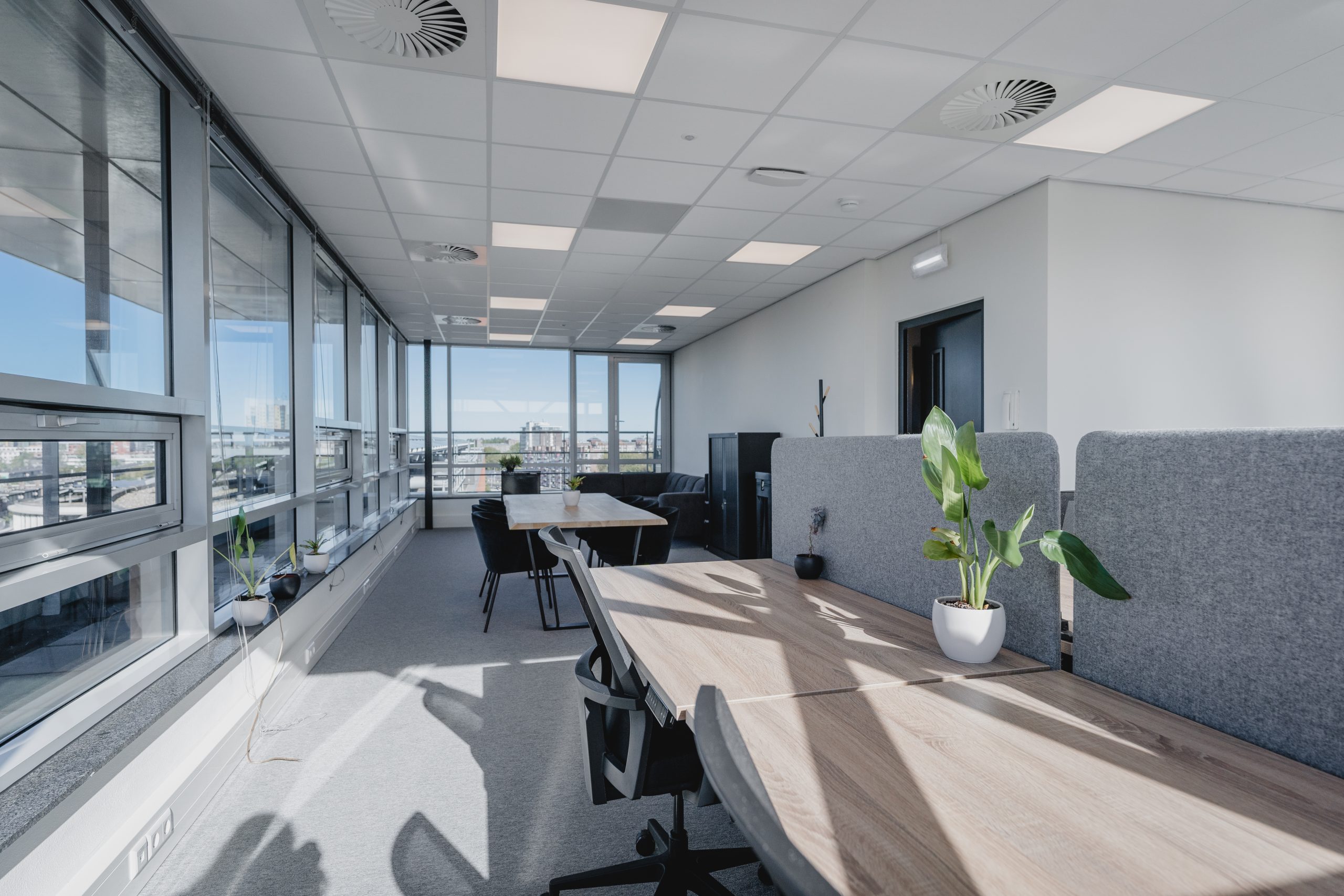 Bos en Lommerplein 24